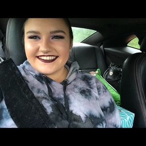 Meet your Posher, Becca